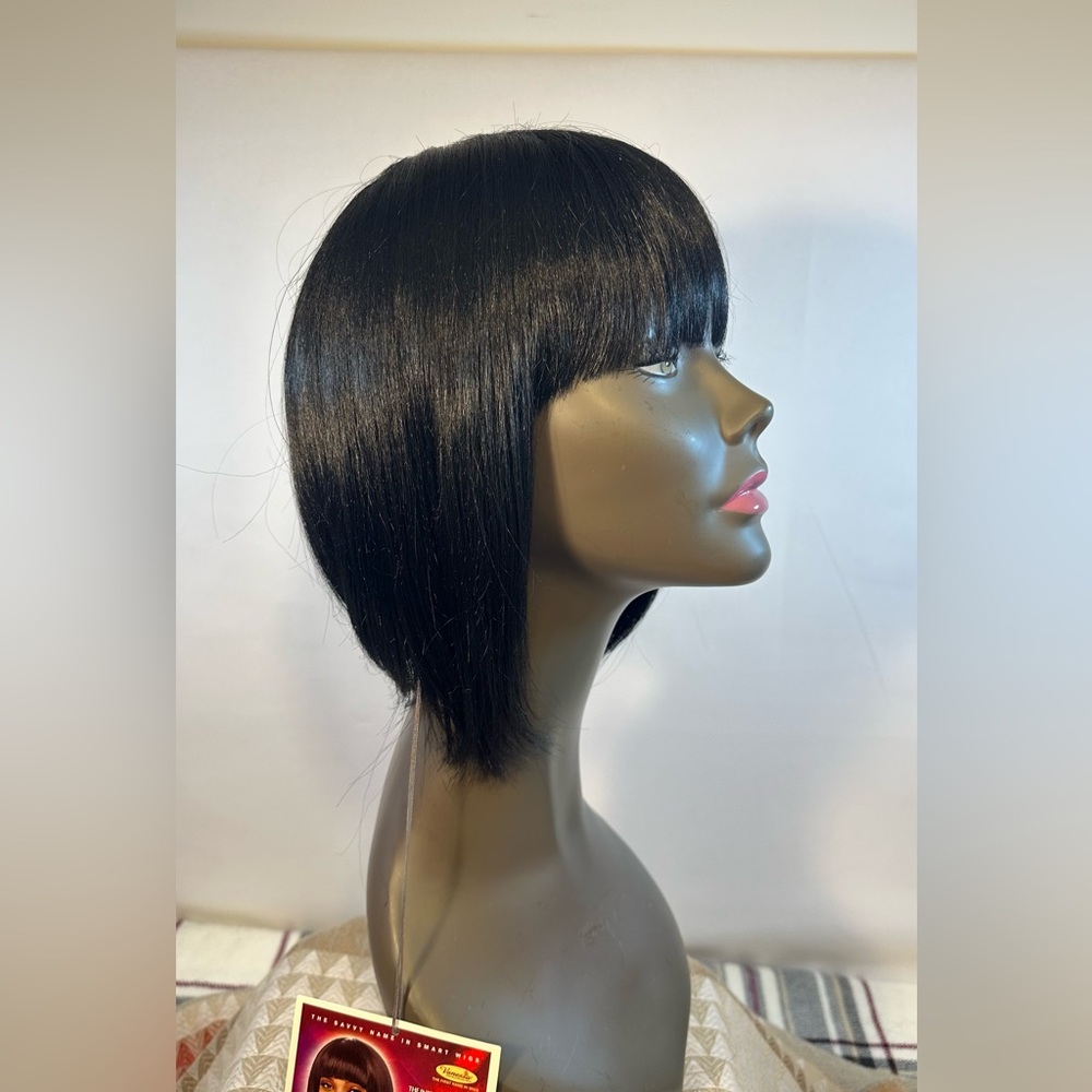 AMINA|1 JETBLACK|Sleek Black Bob Wig - Picture 2 of 12